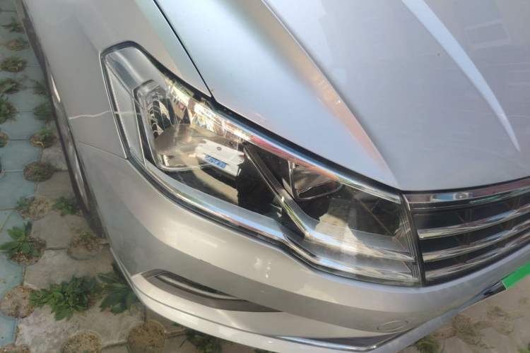 Used Volkswagen Jetta 2017 1.5L Automatic Comfort Model Right Front Headlight