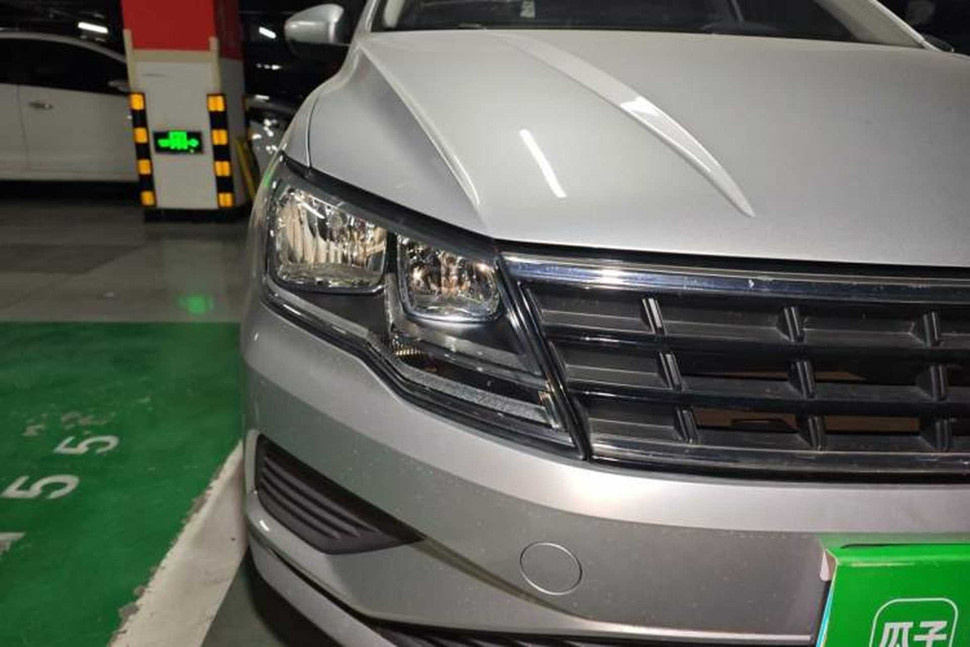 Used Volkswagen Jetta 2017 1.4L Manual Fashion Edition Right Front Headlight