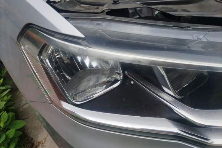 Used Volkswagen Jetta 2017 1.4L Manual Comfort Model Right Front Headlight