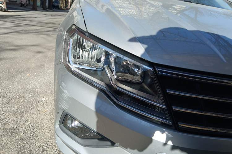Used Volkswagen Jetta 2017 1.5L Automatic Comfort Model Right Front Headlight