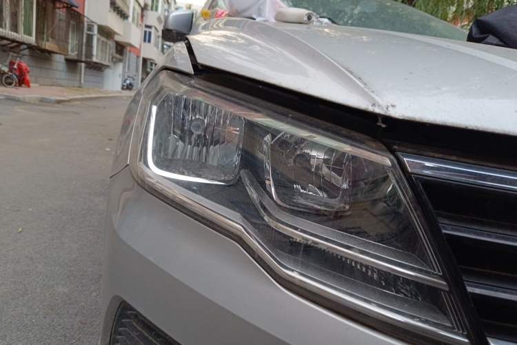 Used Volkswagen Jetta 2017 1.4L Manual Fashion Edition Right Front Headlight