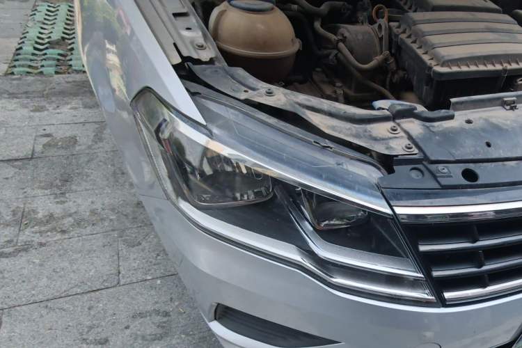 Used Volkswagen Jetta 2017 1.5L Automatic Fashion Model Right Front Headlight