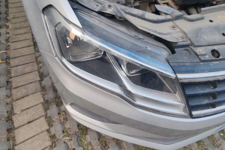 Used Volkswagen Jetta 2017 1.5L Manual Fashion Edition Right Front Headlight