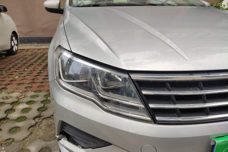 Used Volkswagen Jetta 2017 1.5L Manual Fashion Edition Right Front Headlight