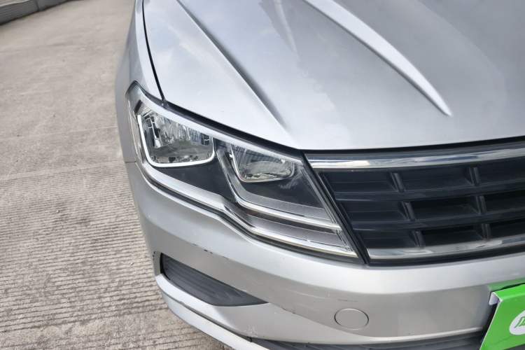 Used Volkswagen Jetta 2017 1.5L Automatic Fashion Model Right Front Headlight