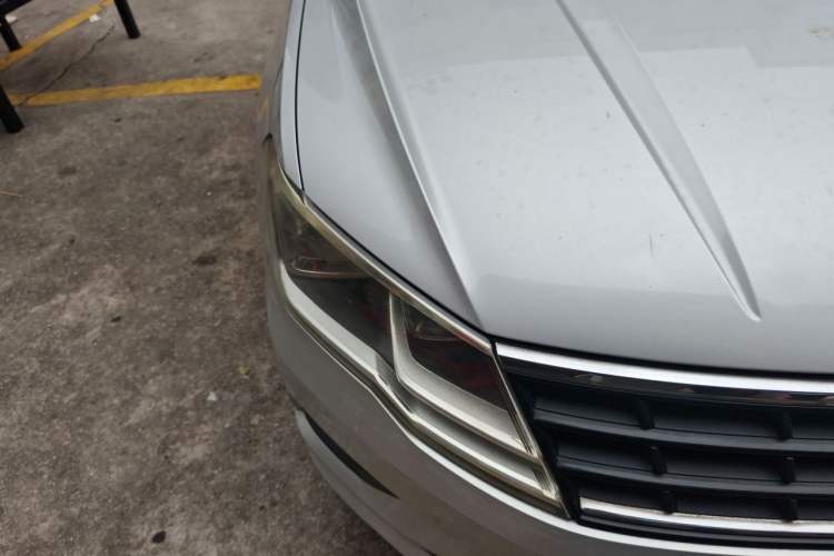 Used Volkswagen Jetta 2017 1.5L Manual Fashion Edition Right Front Headlight