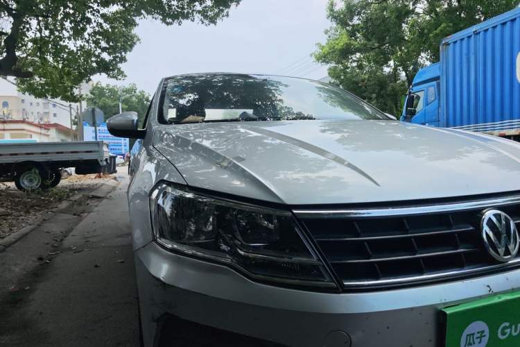 Used Volkswagen Jetta 2017 1.5L Manual Fashion Edition Right Front Headlight