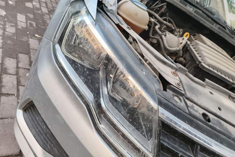 Used Volkswagen Jetta 2017 1.5L Manual Fashion Edition Right Front Headlight