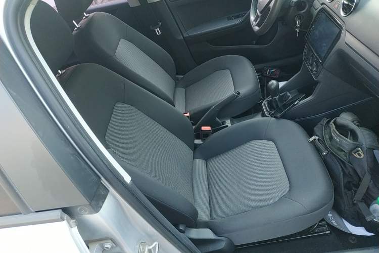 Used Volkswagen Jetta 2017 1.4L Manual Fashion Edition Right Front Seat