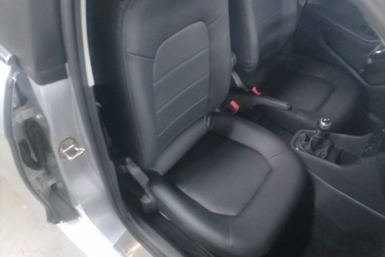 Used Volkswagen Jetta 2017 1.4L Manual Fashion Edition Right Front Seat