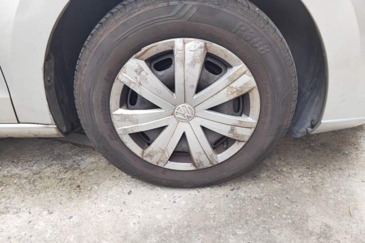 Used Volkswagen Jetta 2017 1.5L Automatic Fashion Model Right Front Wheel Hub