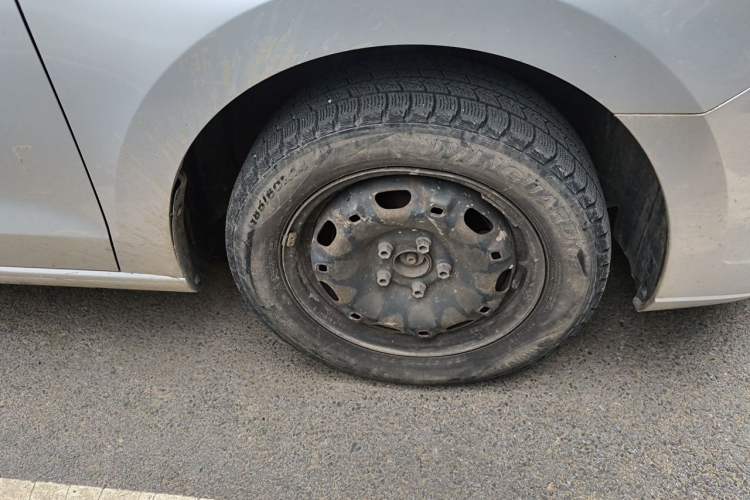 Used Volkswagen Jetta 2017 1.5L Automatic Fashion Model Right Front Wheel Hub