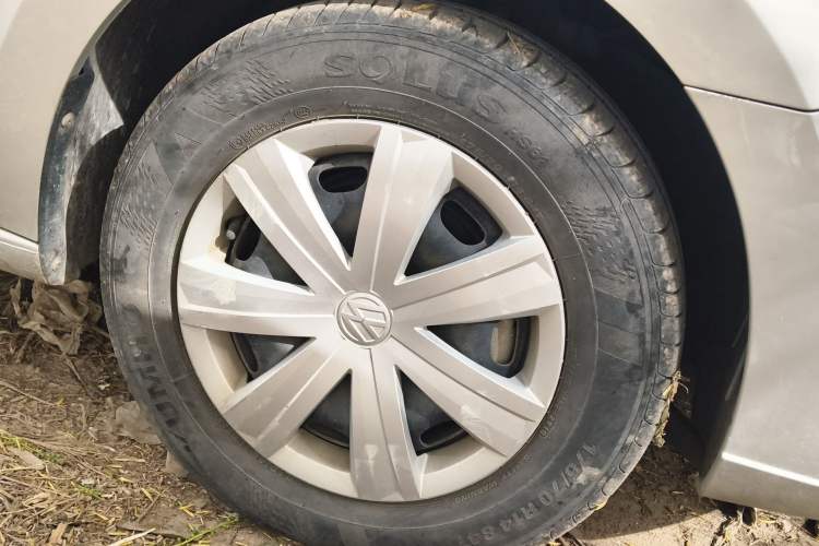 Used Volkswagen Jetta 2017 1.5L Manual Fashion Edition Right Front Wheel Hub