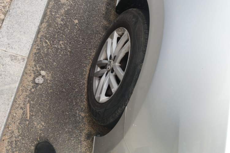 Used Volkswagen Jetta 2017 1.5L Automatic Fashion Model Right Front Wheel Hub
