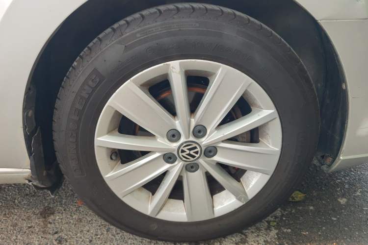 Used Volkswagen Jetta 2017 1.5L Manual Fashion Edition Right Front Wheel Hub