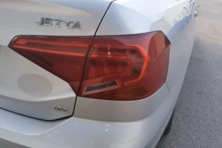 Used Volkswagen Jetta 2017 1.5L Automatic Comfort Model Right Rear Taillight
