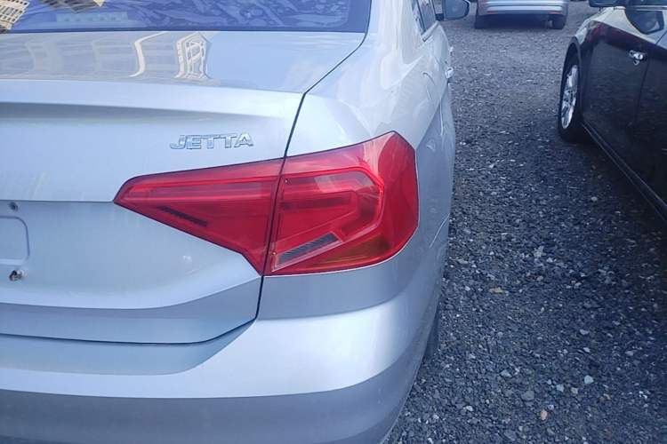 Used Volkswagen Jetta 2017 1.4L Manual Fashion Edition Right Rear Taillight