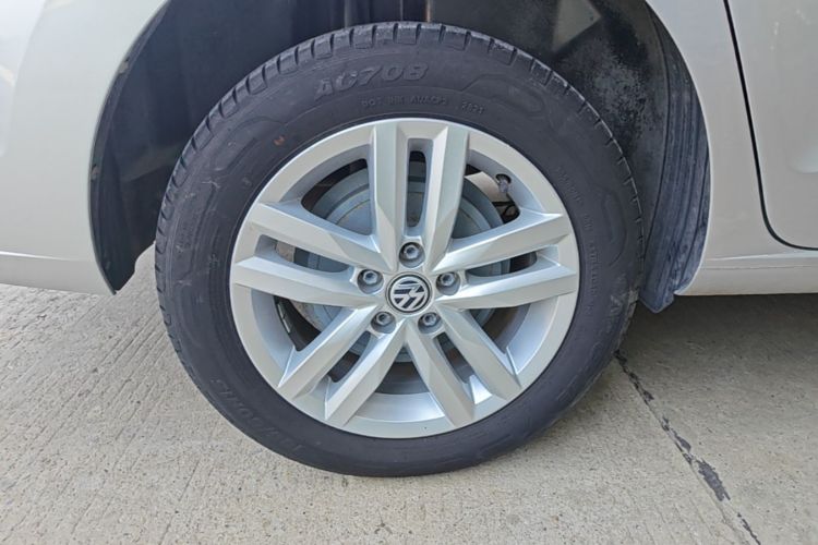 Used Volkswagen Jetta 2017 1.5L Automatic Comfort Model Right Rear Wheel Hub