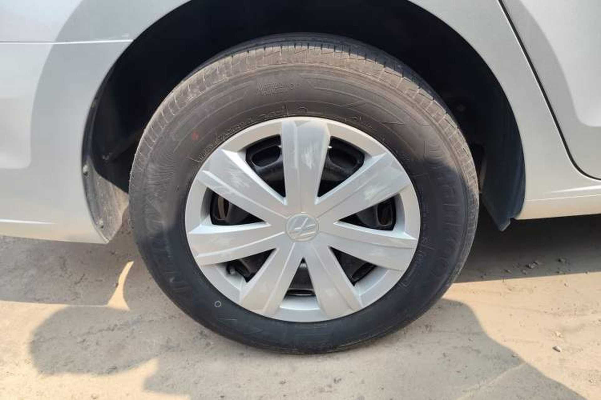 Used Volkswagen Jetta 2017 1.4L Manual Fashion Edition Right Rear Wheel Hub