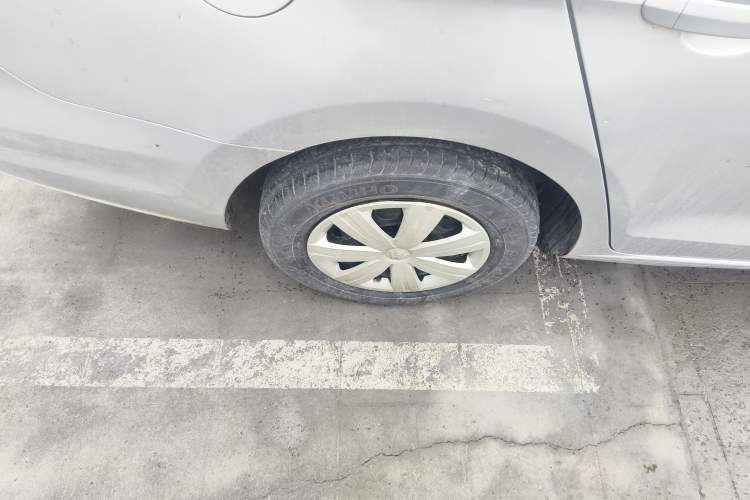 Used Volkswagen Jetta 2017 1.4L Manual Fashion Edition Right Rear Wheel Hub