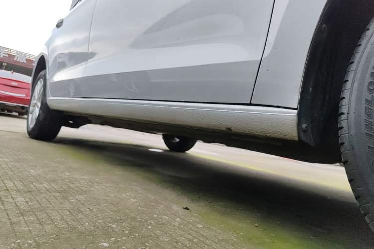 Used Volkswagen Jetta 2017 1.5L Automatic Comfort Model Right Side Sill