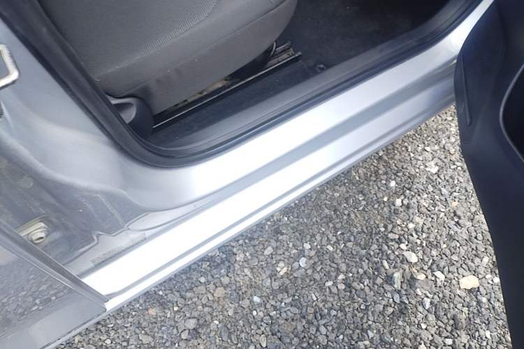 Used Volkswagen Jetta 2017 1.4L Manual Fashion Edition Right Side Sill