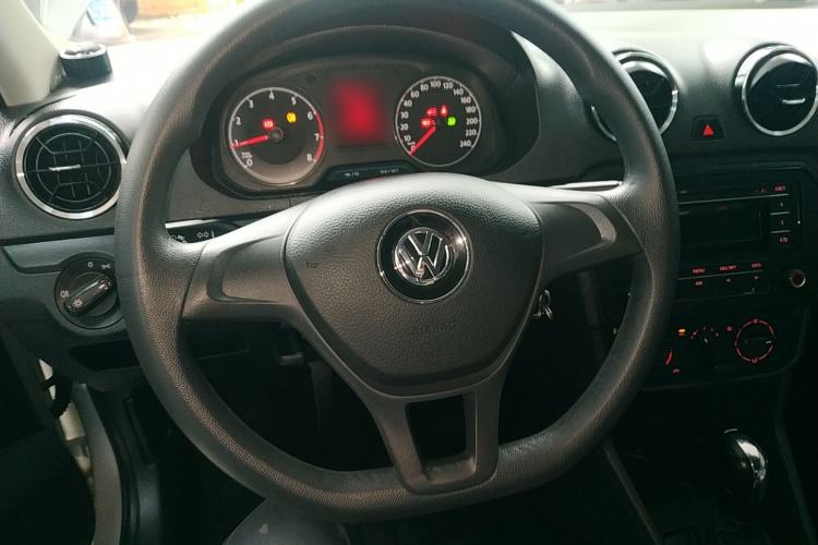 Used Volkswagen Jetta 2017 1.5L Automatic Fashion Model Steering Wheel