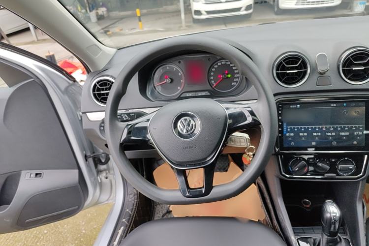 Used Volkswagen Jetta 2017 1.5L Automatic Comfort Model Steering Wheel