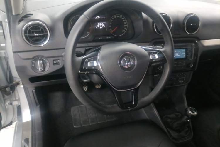 Used Volkswagen Jetta 2017 1.4L Manual Fashion Edition Steering Wheel