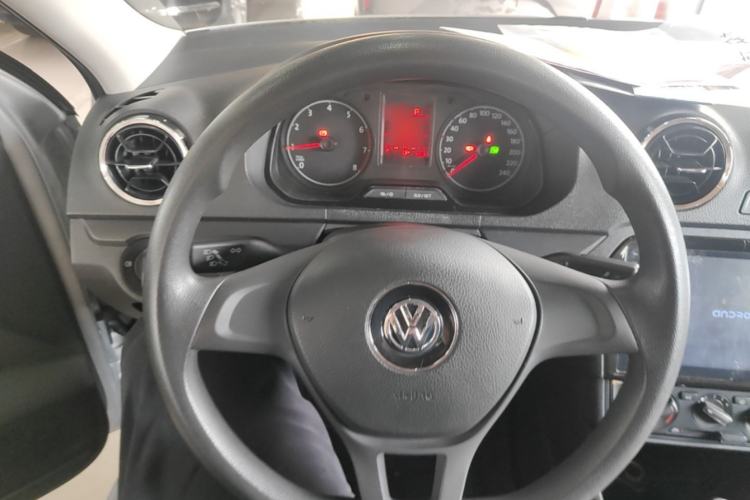 Used Volkswagen Jetta 2017 1.5L Automatic Fashion Model Steering Wheel