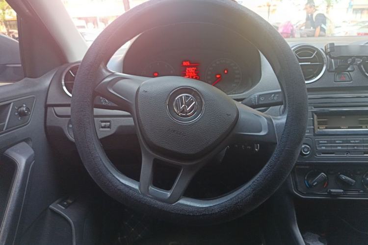 Used Volkswagen Jetta 2017 1.5L Manual Fashion Edition Steering Wheel