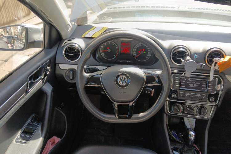 Used Volkswagen Jetta 2017 1.5L Automatic Comfort Model Steering Wheel