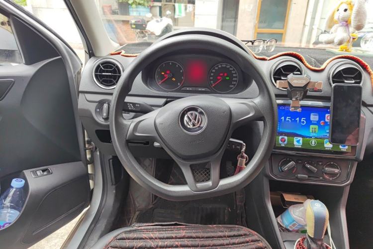 Used Volkswagen Jetta 2017 1.5L Automatic Fashion Model Steering Wheel