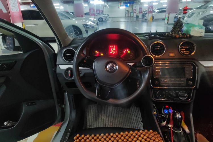 Used Volkswagen Jetta 2017 1.5L Automatic Comfort Model Steering Wheel
