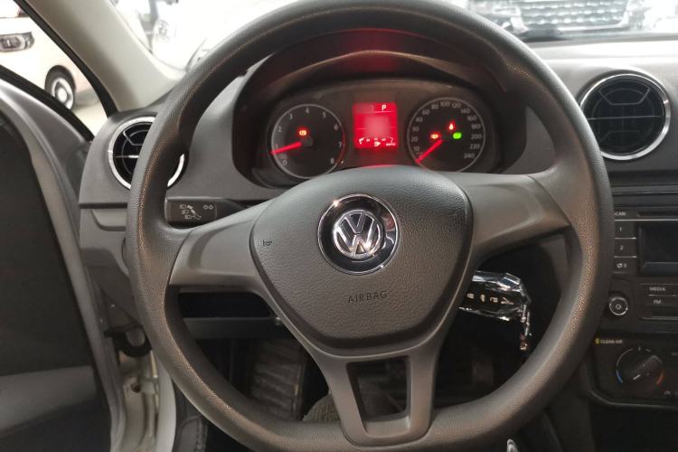 Used Volkswagen Jetta 2017 1.5L Automatic Fashion Model Steering Wheel