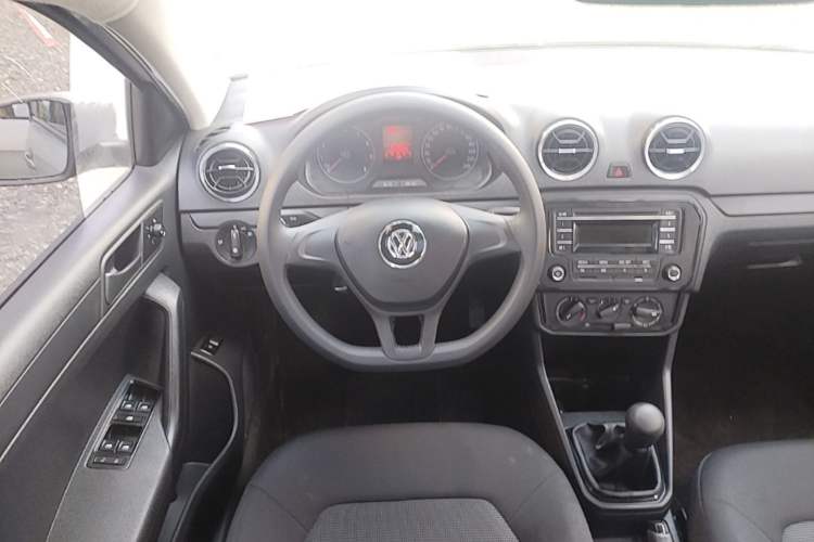 Used Volkswagen Jetta 2017 1.4L Manual Fashion Edition Steering Wheel