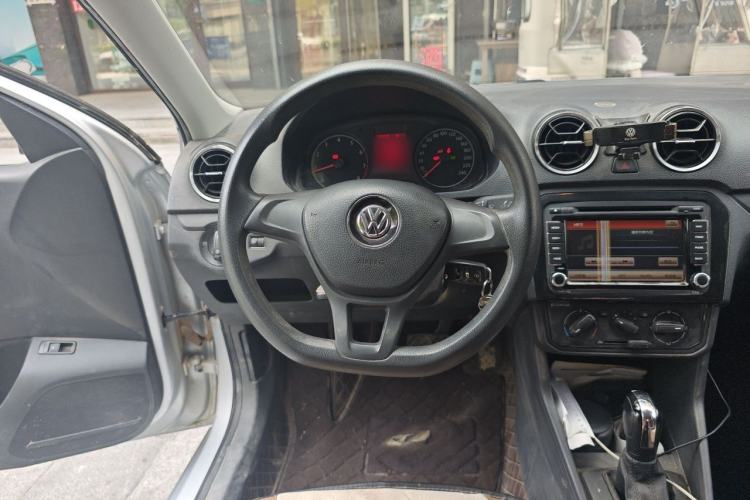 Used Volkswagen Jetta 2017 1.5L Automatic Fashion Model Steering Wheel