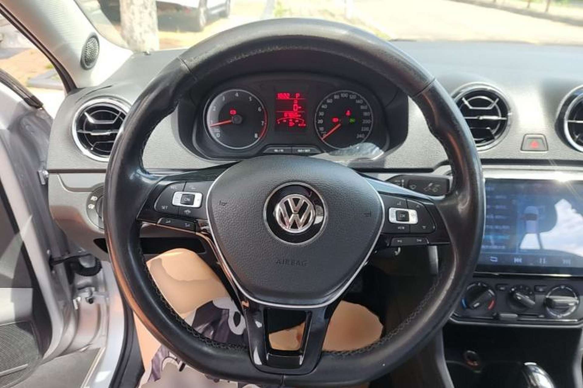 Used Volkswagen Jetta 2017 1.5L Automatic Fashion Model Steering Wheel