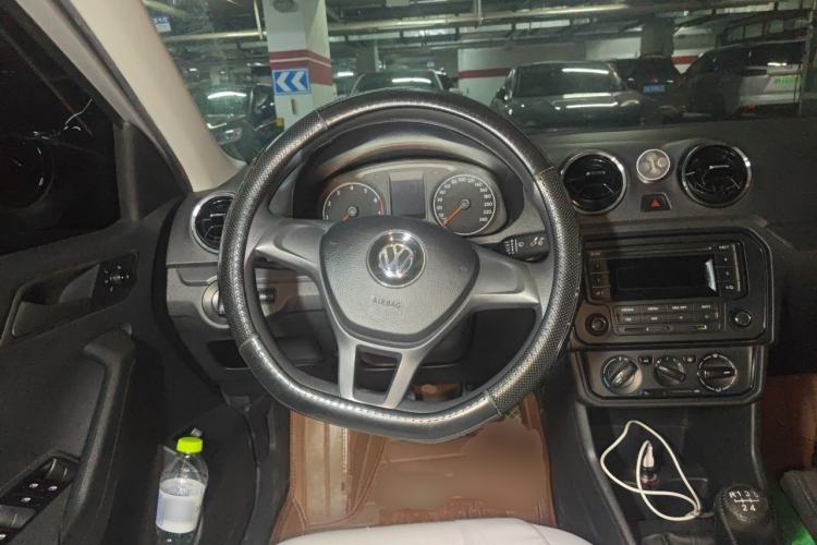Used Volkswagen Jetta 2017 1.5L Manual Fashion Edition Steering Wheel
