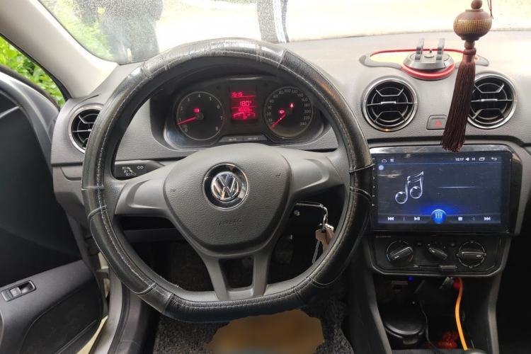 Used Volkswagen Jetta 2017 1.5L Manual Fashion Edition Steering Wheel