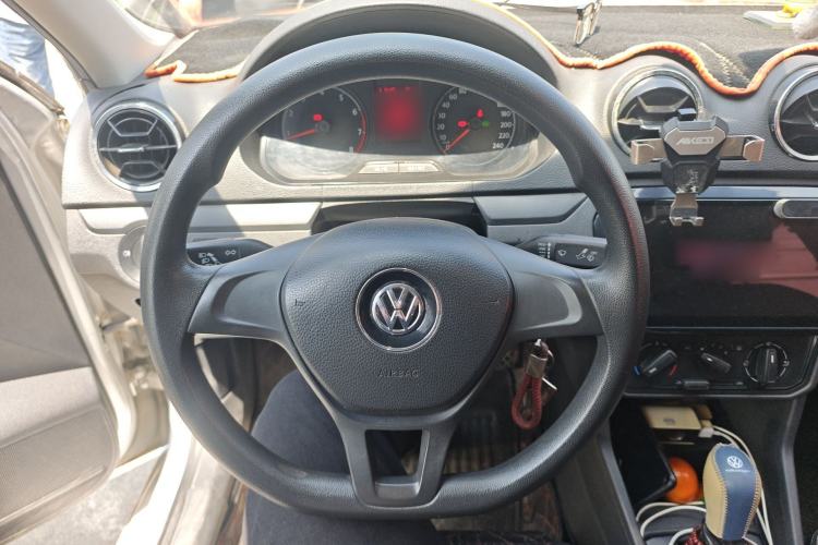 Used Volkswagen Jetta 2017 1.5L Automatic Fashion Model Steering Wheel