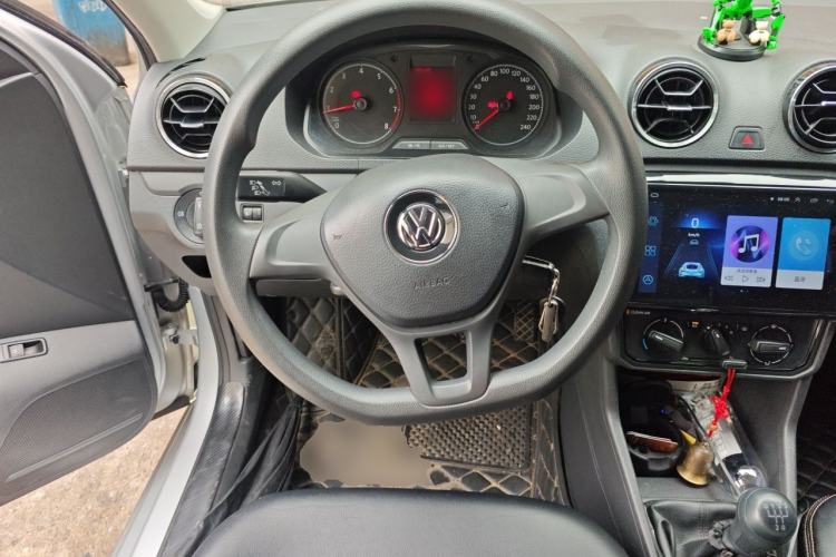 Used Volkswagen Jetta 2017 1.5L Manual Fashion Edition Steering Wheel