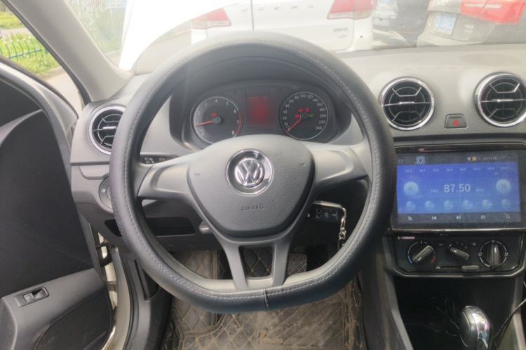 Used Volkswagen Jetta 2017 1.5L Automatic Fashion Model Steering Wheel
