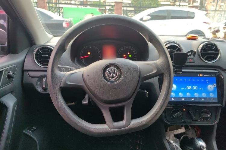 Used Volkswagen Jetta 2017 1.5L Automatic Fashion Model Steering Wheel