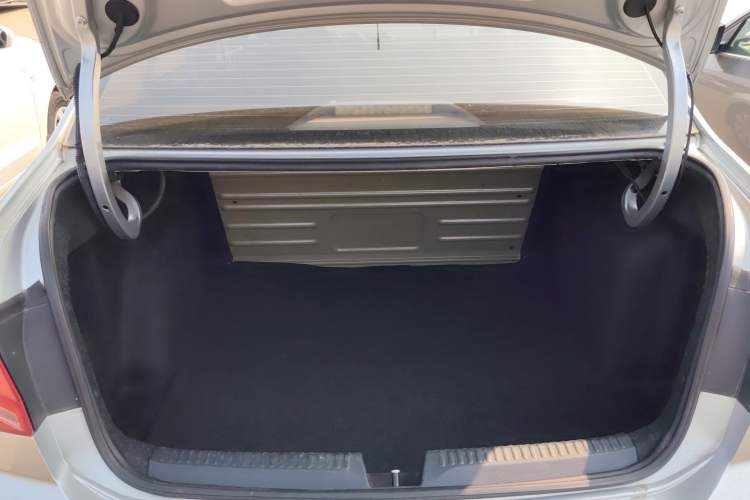 Used Volkswagen Jetta 2017 1.4L Manual Fashion Edition Trunk