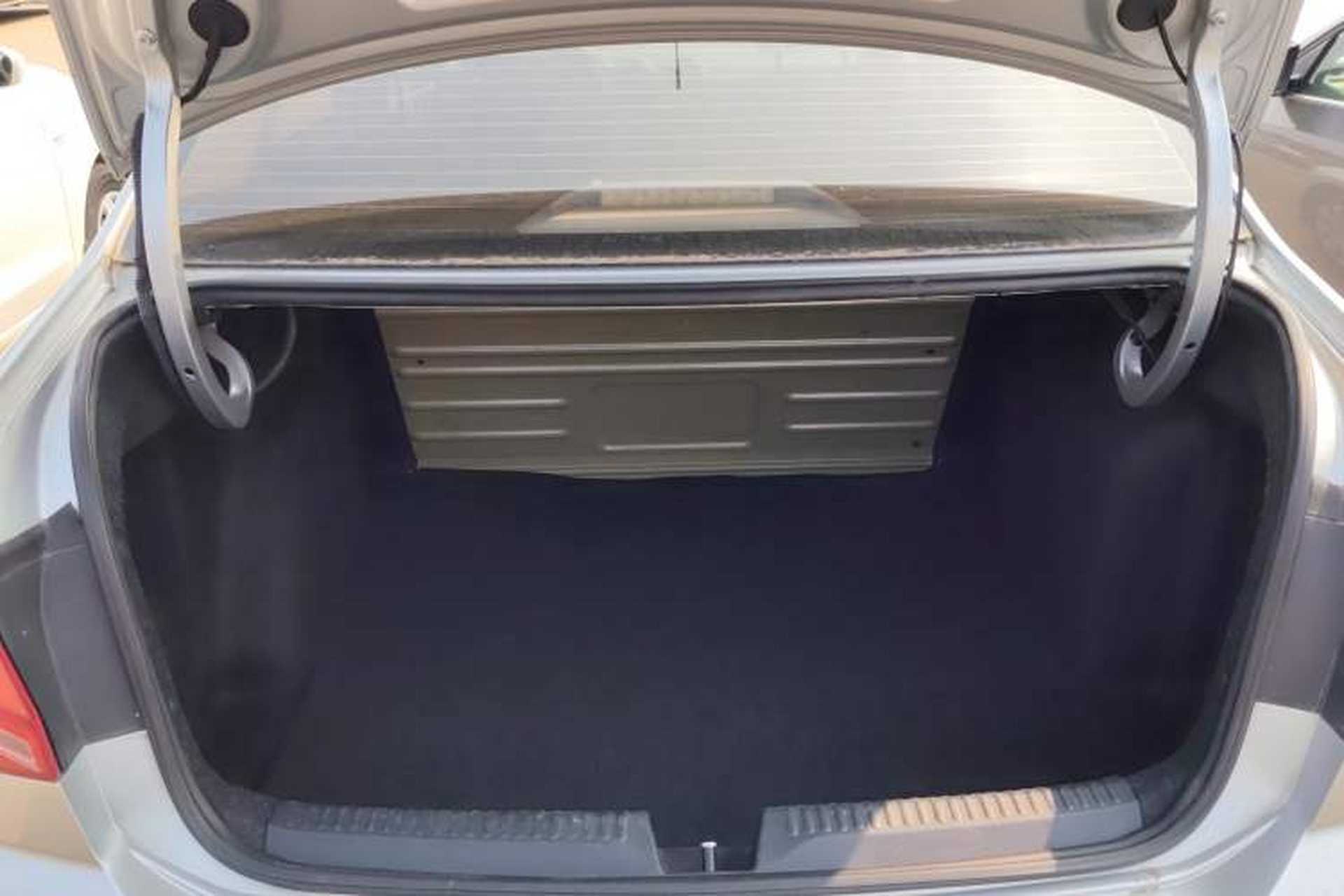 Used Volkswagen Jetta 2017 1.4L Manual Fashion Edition Trunk