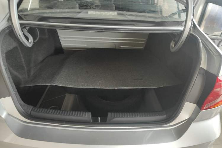 Used Volkswagen Jetta 2017 1.5L Automatic Fashion Model Trunk