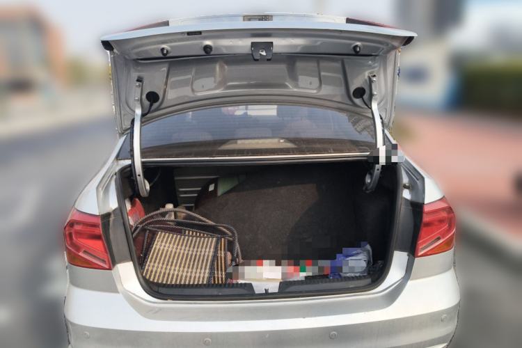 Used Volkswagen Jetta 2017 1.4L Manual Fashion Edition Trunk