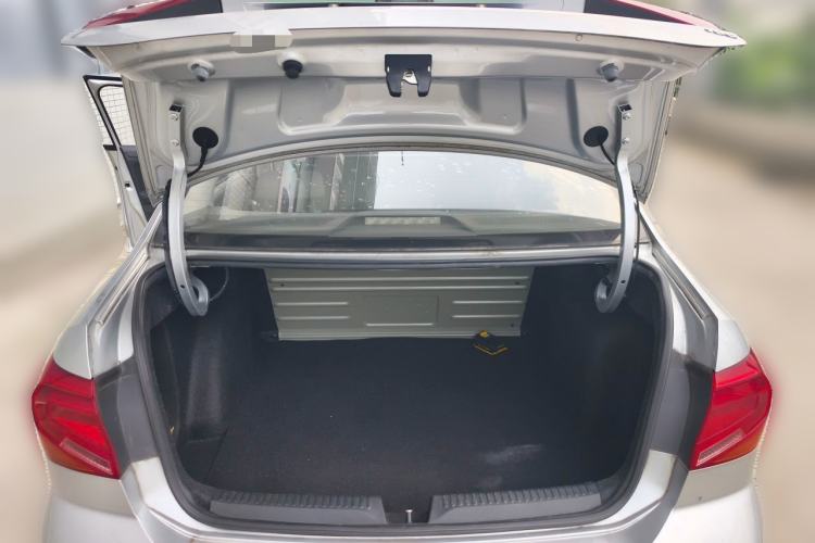 Used Volkswagen Jetta 2017 1.5L Automatic Fashion Model Trunk
