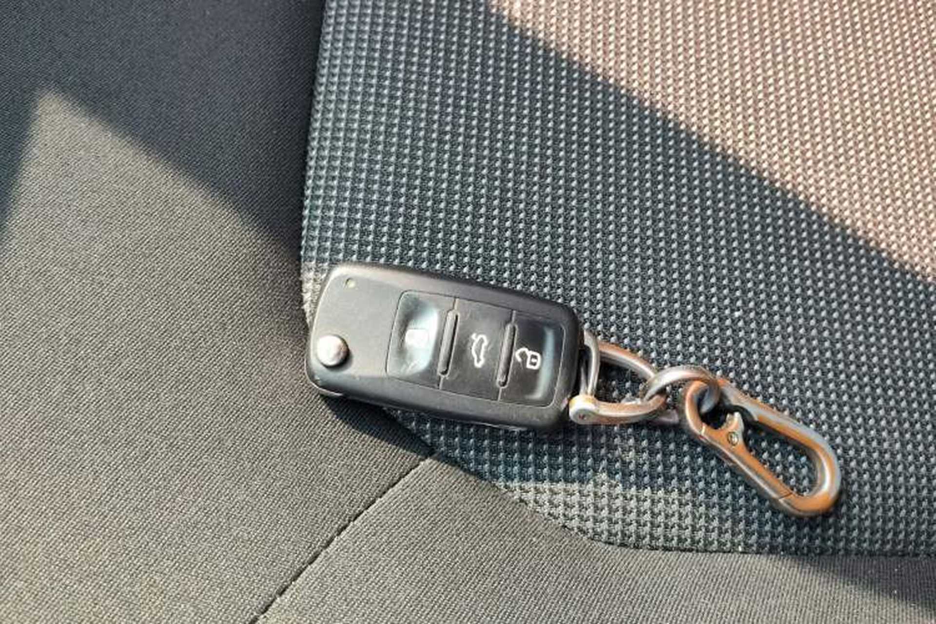 Used Volkswagen Jetta 2017 1.4L Manual Fashion Edition Vehicle Key